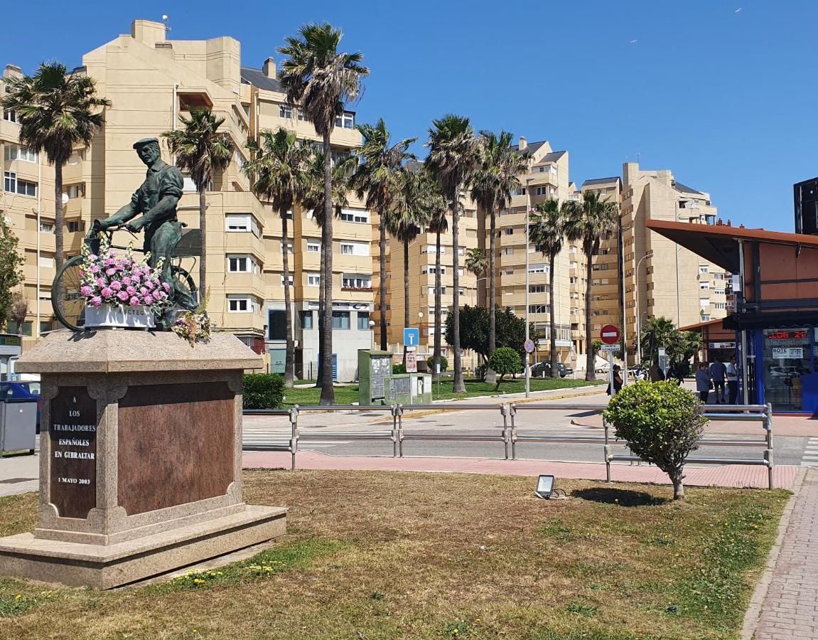 Visit Gibraltar Stay In La Linea For Less! La Línea de la Concepción Eksteriør bilde